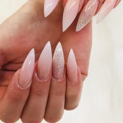 Sandy Nails & Beauty Salon - Weiss verlaufen