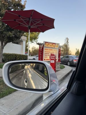 In-N-Out Burger by null