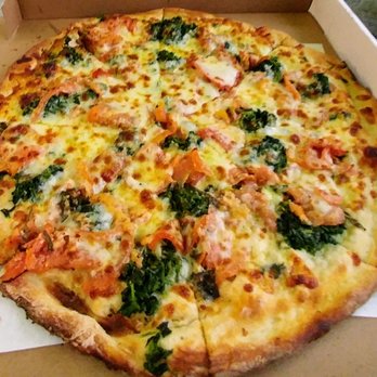 Tom and Pat's Pizza - Vegetable white pie - Pizza Near Me - West Haven, Connecticut