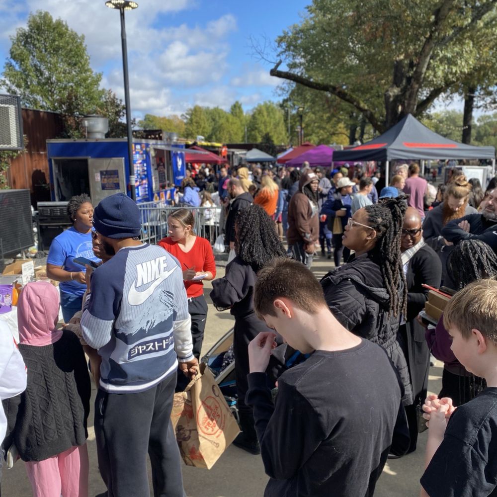 Line for food Line for food