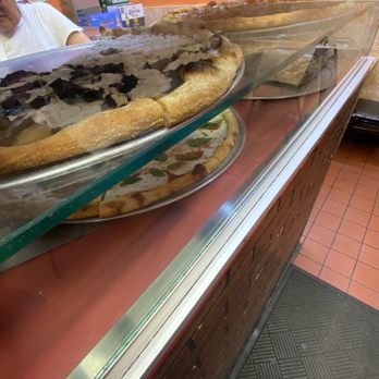 LA Traviata Pizzeria - Pizza Near Me - New York, New York LA Traviata Pizzeria - Pizza Near Me - New York, New York
