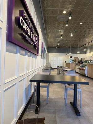 The Coffee Bean & Tea Leaf by null