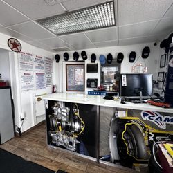 Camco Transmission - Clean and spacious reception lobby