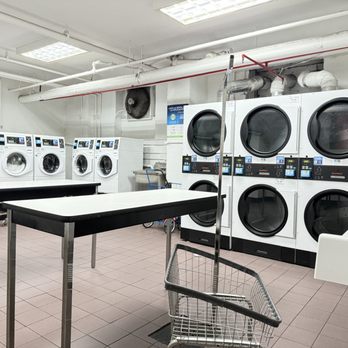 Kings & Queens Apartments - broken laundry carts - Apartments Near Me - Elmhurst, New York