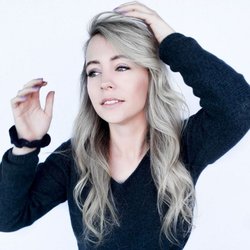 Danielle Louise Hair - Ash Blonde Highlights and Subtle Lowlights