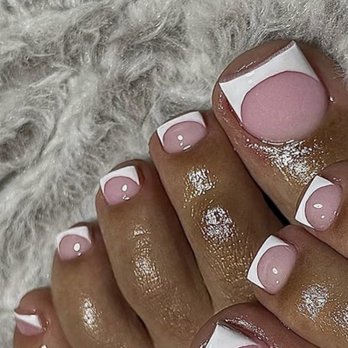 Versaci Nails Spa - I only wanted acrylic so he could correct the direction of my toe nail and even them. I asked sharp, square and even. I got none of that. - Nail Salons Near Me - Eastvale, California