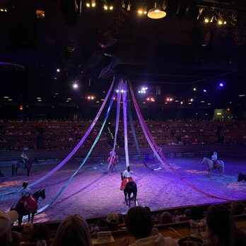 Dolly Parton's Stampede - Performing Arts Near Me - Pigeon Forge, Tennessee