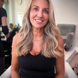 Sukar Beauty Bar - Blond highlights