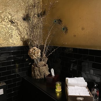 Linden Room - Bathroom - Cocktail Bars Near Me - San Francisco, California Linden Room - Bathroom - Cocktail Bars Near Me - San Francisco, California