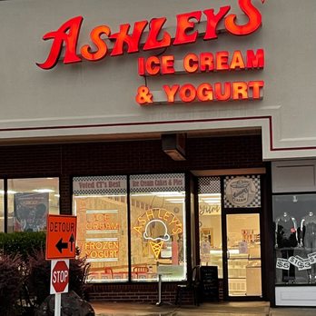Ashley's Ice Cream - Outside - Ice Cream & Frozen Yogurt Near Me - Hamden, Connecticut
