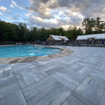 Huttopia White Mountains - Pool and reception - Campgrounds Near Me - Albany, New Hampshire