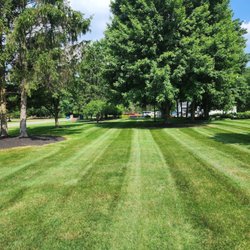 Lawn Legends Lawn Care