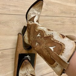 Maverick Fine Western Wear Giftly Email, Text or Print, 100 E