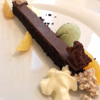 Quatrefoil Restaurant - Chocolate cake - French Near Me - Dundas, Ontario Quatrefoil Restaurant - Chocolate cake - French Near Me - Dundas, Ontario