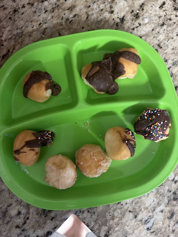 BnB Donuts Logo