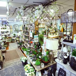 Cass Street Décor