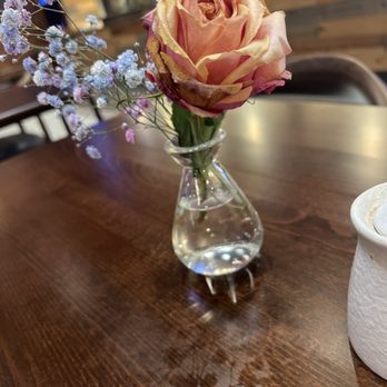 Unique Cafe - Fresh flowers made the place feel like home. Great touch and decoration to the table. - Japanese Near Me - Ontario, California Unique Cafe - Fresh flowers made the place feel like home. Great touch and decoration to the table. - Japanese Near Me - Ontario, California