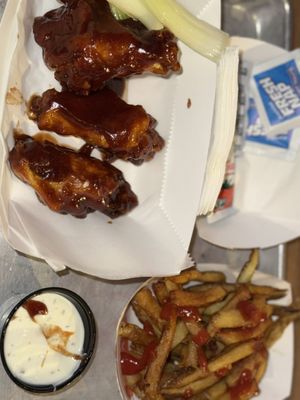 Dan and John's Wings Chelsea by null