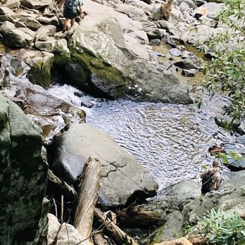 Laurel Falls Trailhead - Hiking Near Me - Gatlinburg, Tennessee Laurel Falls Trailhead - Hiking Near Me - Gatlinburg, Tennessee