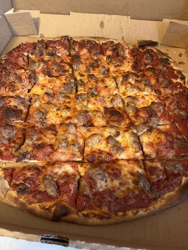 Food from ZaRonis Pizza