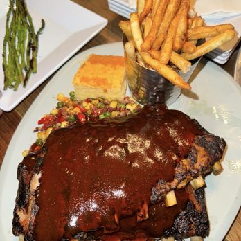 Paisley Pig - Baby back ribs with cornbread and fries - Gastropubs Near Me - Grand Haven, Michigan Paisley Pig - Baby back ribs with cornbread and fries - Gastropubs Near Me - Grand Haven, Michigan