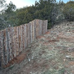 Freddy's Fence & Walls