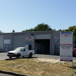 Quintero's Auto Repair - Corner of Waterloo and Cherryland Avenue