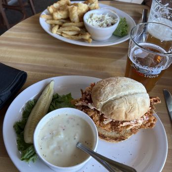 Greenside Cafe - Fish and Chips, Korean Chicken sandwich and a cup of New England Clam Chowder - Beer Bar Near Me - Cedar Crest, New Mexico