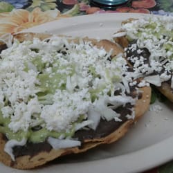 Antojitos La Posta - tostada y quesadilla