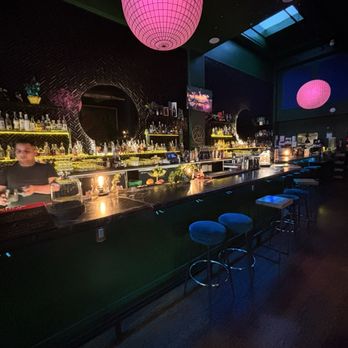 Sobre Mesa - Beautiful bar - Cocktail Bars Near Me - Oakland, California