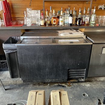 The Eagle Louisville - A very dirty outside bar area. This hasn't been cleaned in months maybe even a year or so. - Southern Near Me - Louisville, Kentucky