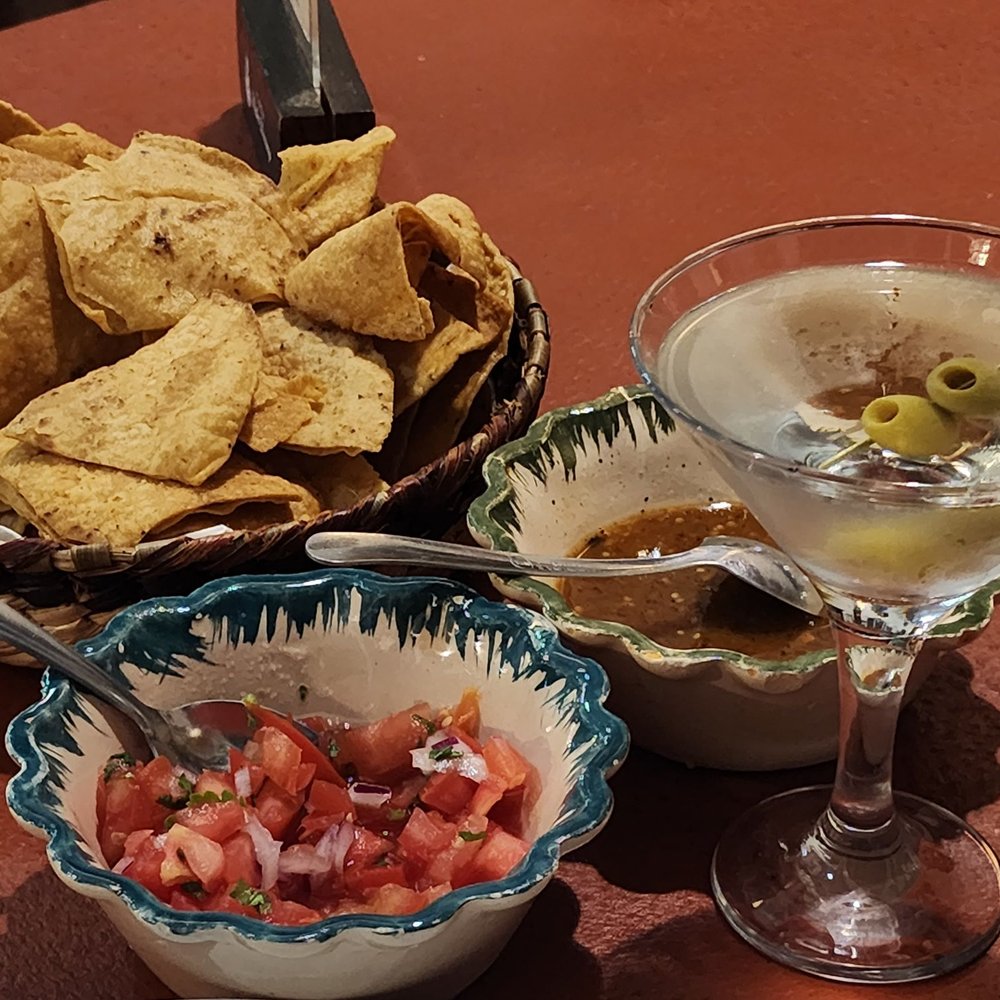 Los Milagros - Dry martini - Mexican Near Me - San Miguel de Allende, GUA Los Milagros - Dry martini - Mexican Near Me - San Miguel de Allende, GUA