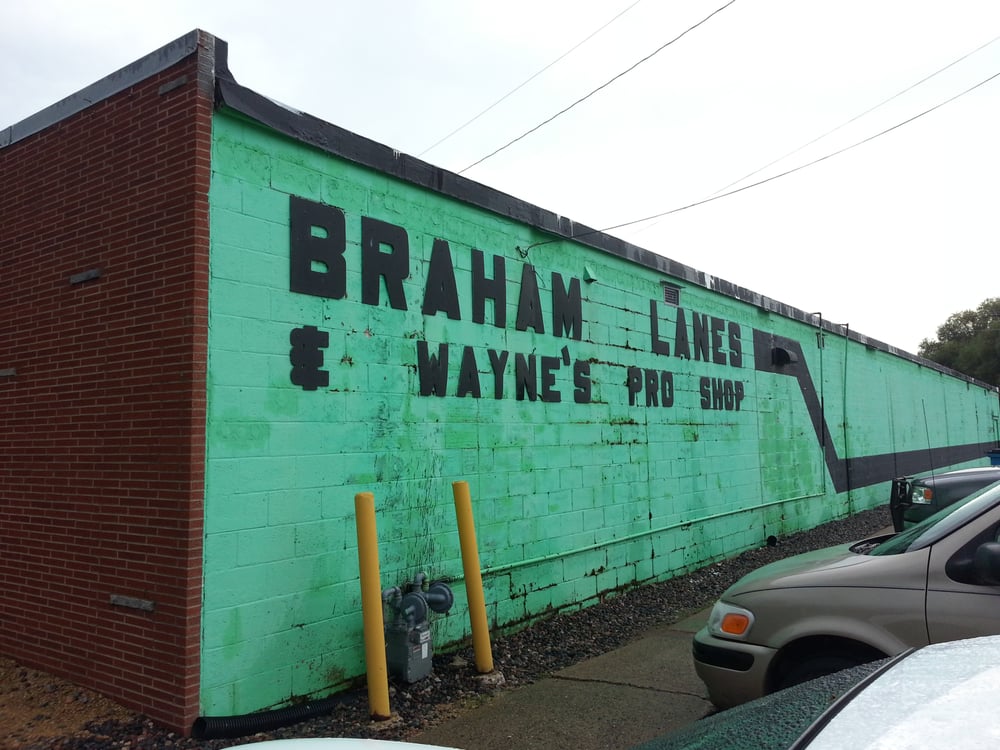 Braham Lanes & Wayne's Pro Shop Logo