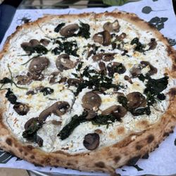 oHHo The Old Fire House - Mushrooms, Riccotta, spinach and goat cheese pizza