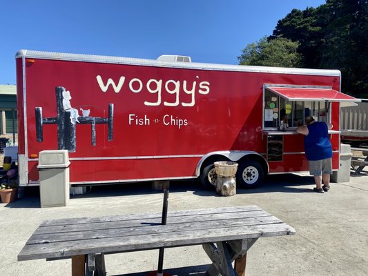 Woggy's Fish n Chips by null