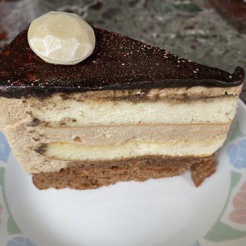 Daan Go Cake Lab - Diamond - Desserts Near Me - Toronto, Ontario