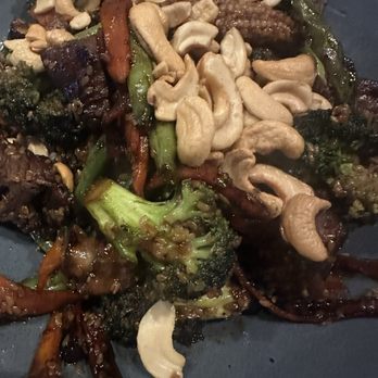 Doc B's Restaurant + Bar - Marinated Filet Mignon Wok Out Bowl - New American Near Me - Chicago, Illinois