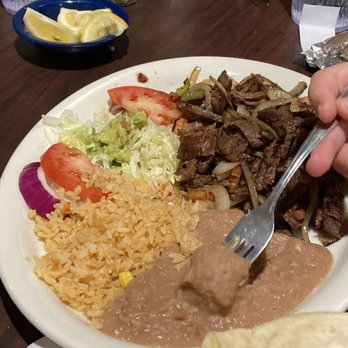Beto’s Restaurant & Bar - Beef fajita lunch special (Dinner Version) - Mexican Near Me - Austin, Texas Beto’s Restaurant & Bar - Beef fajita lunch special (Dinner Version) - Mexican Near Me - Austin, Texas
