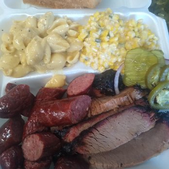 Bar-B-Que Chef's Smokehouse Logo