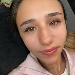 Fire Burnin Beauty - Eyelash lift