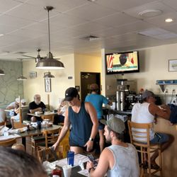 Doe Doe's Diner - Busy !!
