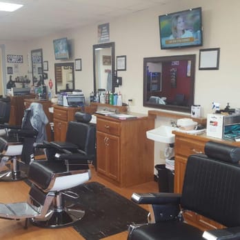 Rich's Barber Shop - 5 Barber work stations with room for customers - Barbers Near Me - Gallatin, Tennessee Rich's Barber Shop - 5 Barber work stations with room for customers - Barbers Near Me - Gallatin, Tennessee