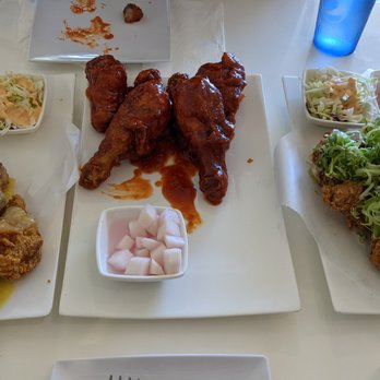 Vons Chicken - From left to right, garlic, red addictive sauce, onion mountain - Chicken Shop Near Me - Sunnyvale, California Vons Chicken - From left to right, garlic, red addictive sauce, onion mountain - Chicken Shop Near Me - Sunnyvale, California
