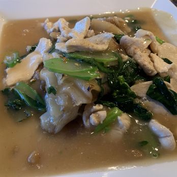 Kuay Tiew Noodles & More - Lard na on a flat plate - Thai Near Me - Somerville, New Jersey Kuay Tiew Noodles & More - Lard na on a flat plate - Thai Near Me - Somerville, New Jersey