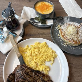 Cozy Corner - Old Irving - Skirt Steak & Eggs - Breakfast & Brunch Near Me - Chicago, Illinois Cozy Corner - Old Irving - Skirt Steak & Eggs - Breakfast & Brunch Near Me - Chicago, Illinois