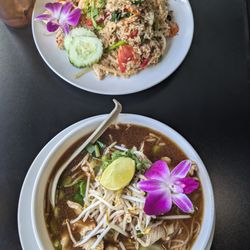 Mon Thai - Thai fried rice, boat noodle soup