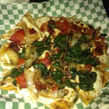 Shannon's On Pine - Veggie pizza (yummy) - Pubs Near Me - Long Beach, California