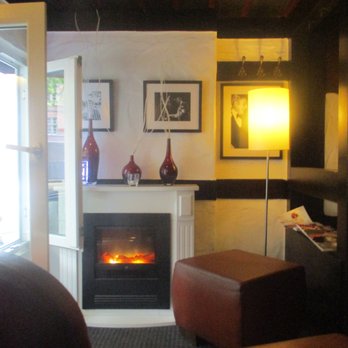 Henry's Café & Bar - Cafes Near Me - Cologne, NW