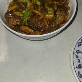 Woon - Beef Noodles 牛肉粗炒麵 - Chinese Near Me - Los Angeles, California