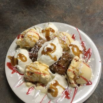 Charlie's Restaurant & Catering - STRAWBERRY BEIGNETS- worth the drive just for this!!! - Seafood Near Me - Violet, Louisiana